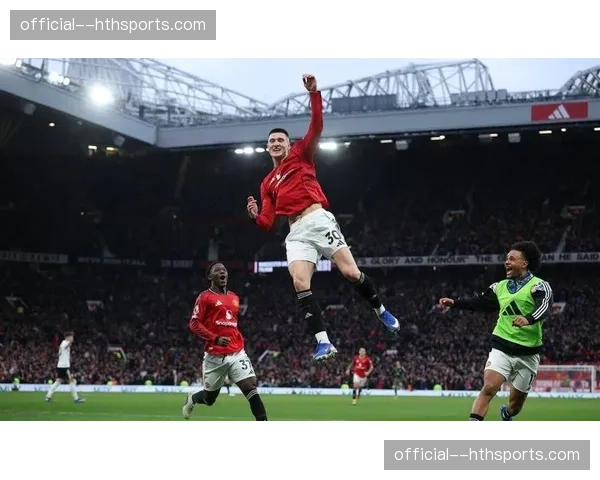 曼联后卫马丁内斯小腿受伤缺席对阵埃弗顿，红魔后防再遭打击