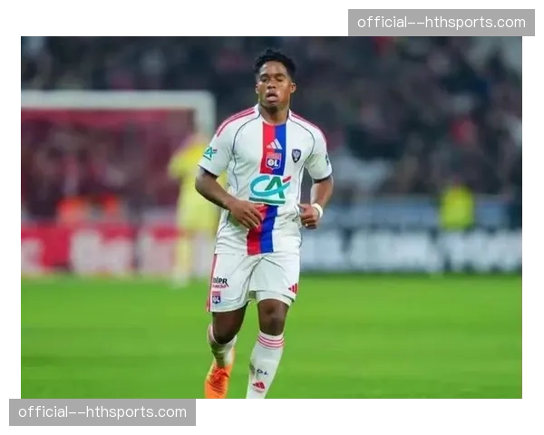 阿什拉夫与恩德里克爆发冲突，赛后详解场边争执原委